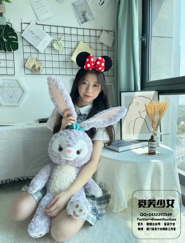 [觅芙少女]NO.003 风中摇曳的JK制服与18岁的青春一起绽放 19